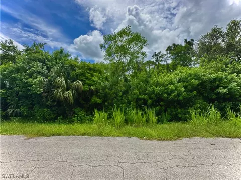 13 Edward Ave, Lehigh Acres, FL 33936