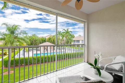 328 Bradstrom Cir #E201, Naples, FL 34113