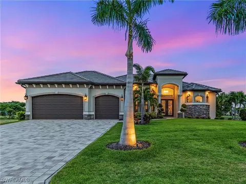 11940 King James Ct, Cape Coral, FL 33991