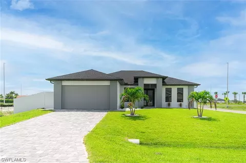 332 SW 31st Pl, Cape Coral, FL 33991