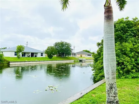 724 SE 8th Pl, Cape Coral, FL 33990