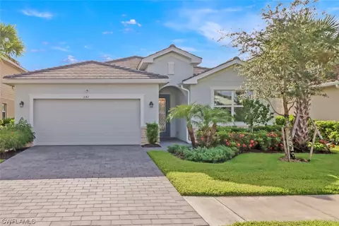 2142 Clementine St, Naples, FL 34120