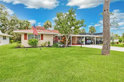 537 Pangola Dr, North Fort Myers, FL 33903