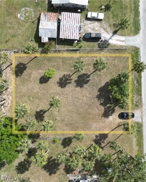 235 Palmacea Rd, Fort Myers, FL 33905