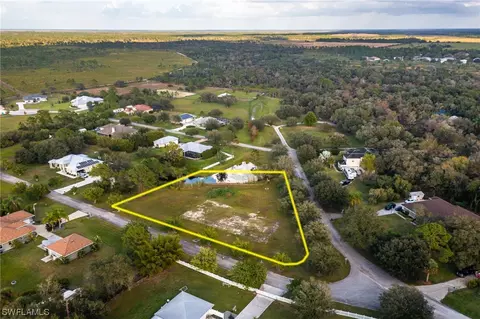 18800 Creek Bridge Ct, Alva, FL 33920