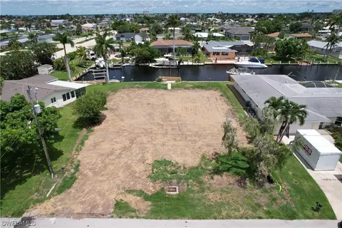 5605 De Soto Ct, Cape Coral, FL 33904