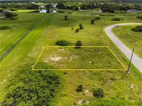3027 NW Beechwood Cir, Labelle, FL 33935
