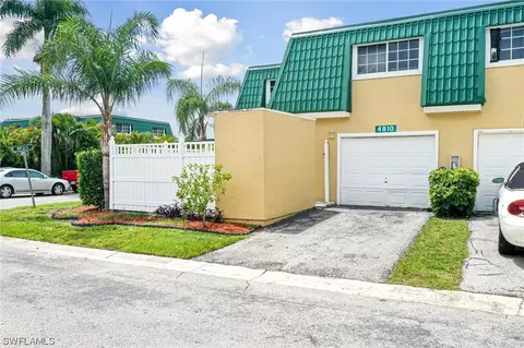 4810 Sunfish Ct, Fort Myers, FL 33919