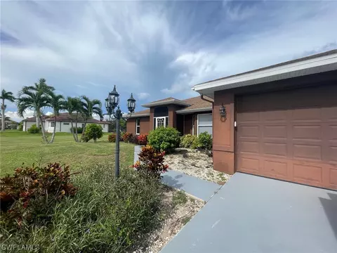 2541 SW 27th Pl, Cape Coral, FL 33914