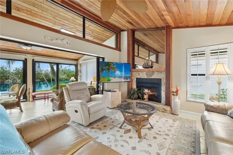 11821 Caravel Cir, Fort Myers, FL 33908