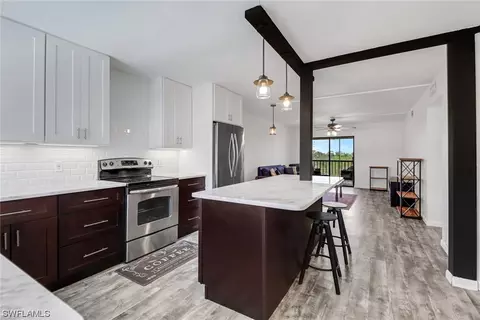 2121 Collier Ave #404, Fort Myers, FL 33901
