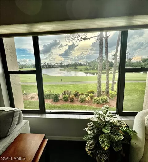 5845 Trailwinds Dr #526, Fort Myers, FL 33907