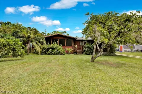 19250 Skipper Rd, North Fort Myers, FL 33917