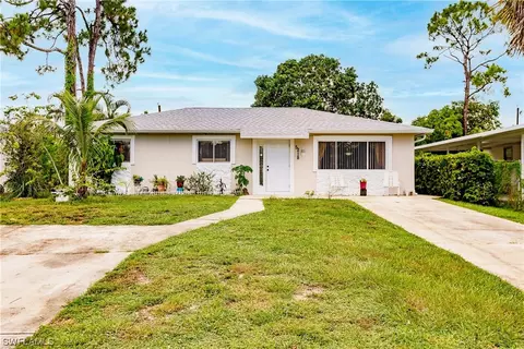 5218 Dixie Dr, Naples, FL 34113