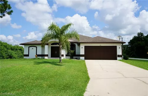 691 Manhattan St E, Lehigh Acres, FL 33974