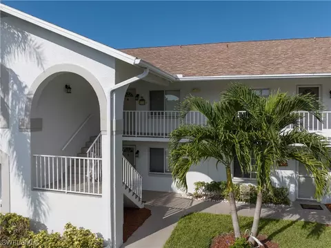 379 Gabriel Cir #5, Naples, FL 34104