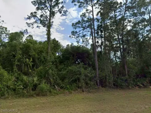910 Sentinela Blvd, Lehigh Acres, FL 33974