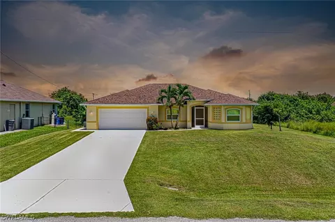 609 Chavers St, Lehigh Acres, FL 33974