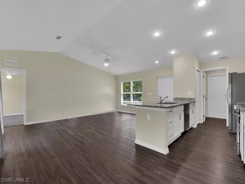 1037 Zinnia Loop, Labelle, FL 33935 photo 7