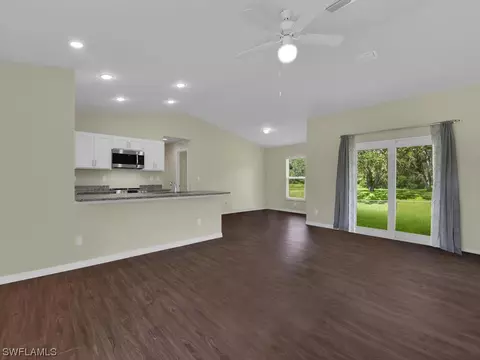 1037 Zinnia Loop, Labelle, FL 33935 photo 2