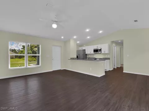 1037 Zinnia Loop, Labelle, FL 33935 photo 3