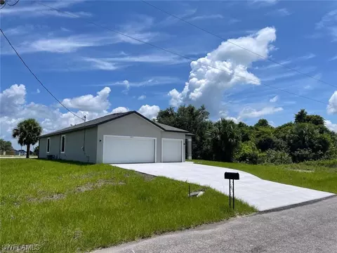 8057 Sherwood Cir, Labelle, FL 33935