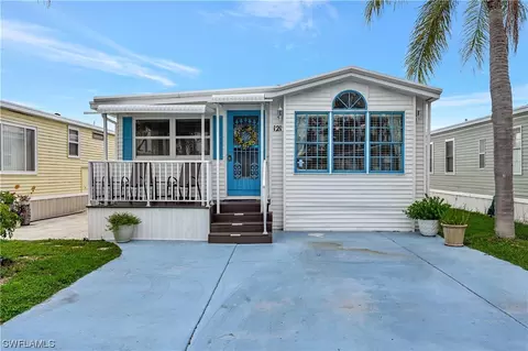 121 Caravan Cir, North Fort Myers, FL 33903