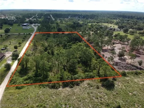 381 Chateau Dr, Lehigh Acres, FL 33972