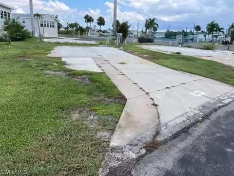 19681 Summerlin Rd F-86, Fort Myers, FL 33908