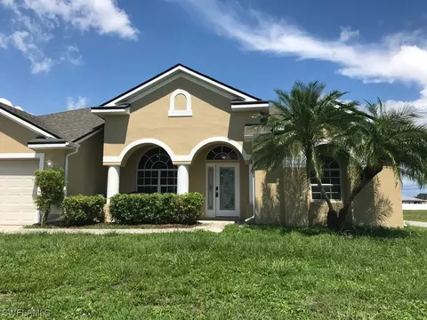 613 NE 1st Pl, Cape Coral, FL 33909