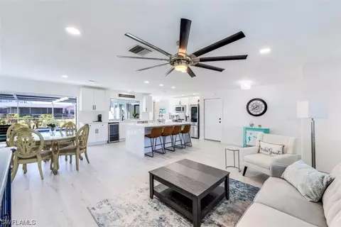 410 Coral Dr, Cape Coral, FL 33904