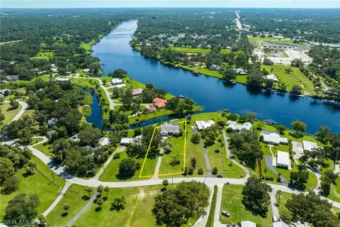 539 Caloosa Estates Dr, Labelle, FL 33935