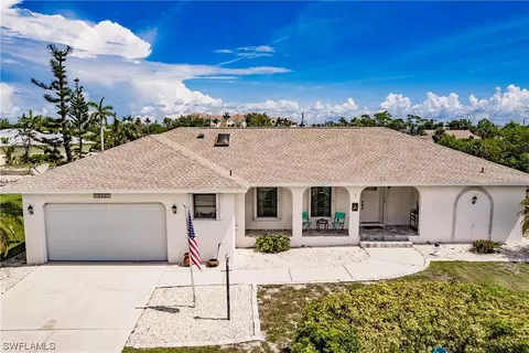 322 Dolphin Pkwy, Punta Gorda, FL 33950