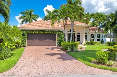 5229 Seagull Ct, Cape Coral, FL 33904
