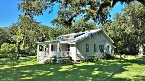 96 Campbell St, Labelle, FL 33935