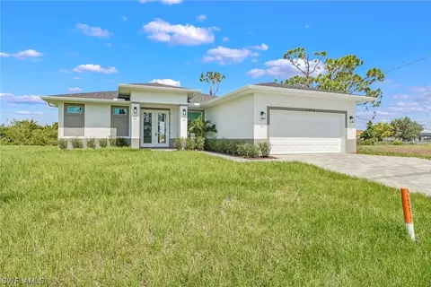 601 NE 23rd Ter, Cape Coral, FL 33909