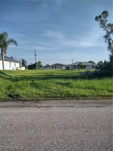 2725 NW 5th St, Cape Coral, FL 33993