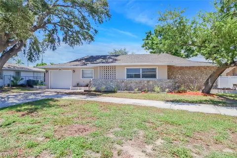 4325 SE 16th Pl, Cape Coral, FL 33904