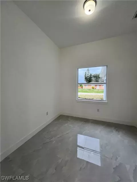 912 Sally Ave N, Lehigh Acres, FL 33971