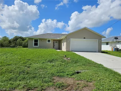 1216 Cloplon St E, Lehigh Acres, FL 33974