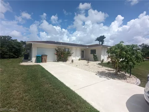 5127 Manor Ct, Cape Coral, FL 33904