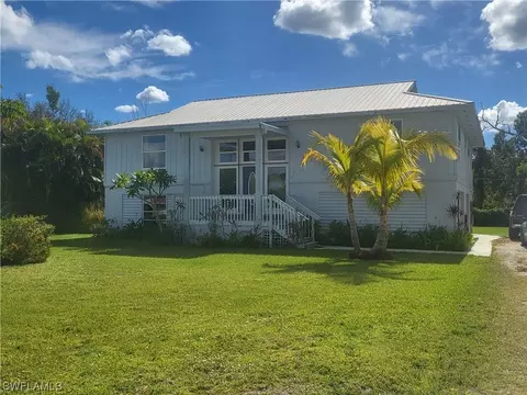 5865 Tahiti Dr, Bokeelia, FL 33922