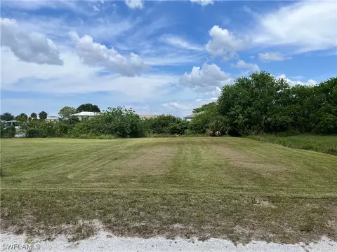 938 Meyerchick Dr, Moore Haven, FL 33471 photo 4