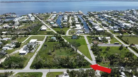 3267 Fifth Ave, Saint James City, FL 33956