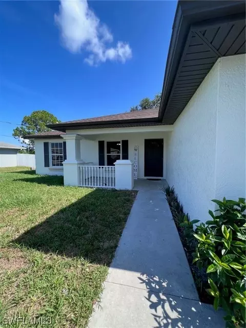 2914 7th St SW, Lehigh Acres, FL 33976