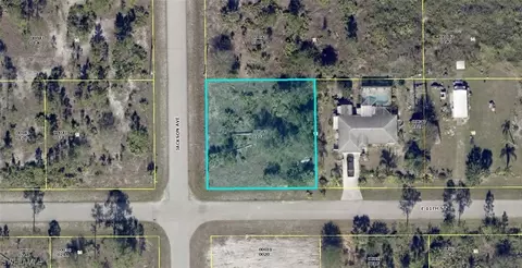 2901 E 11th St, Lehigh Acres, FL 33972