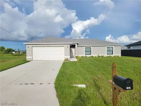 915 NE 13th Pl, Cape Coral, FL 33909
