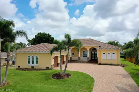1837 Whitecap Cir, North Fort Myers, FL 33903