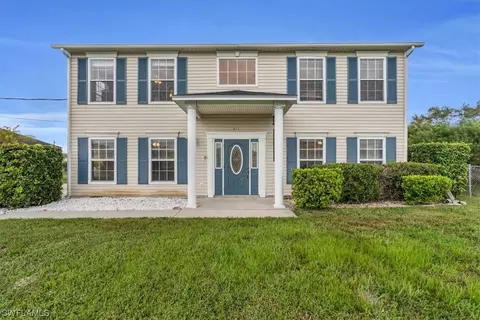 911 Apple Ave, Lehigh Acres, FL 33971