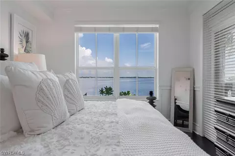 2825 Palm Beach Blvd #220, Fort Myers, FL 33916